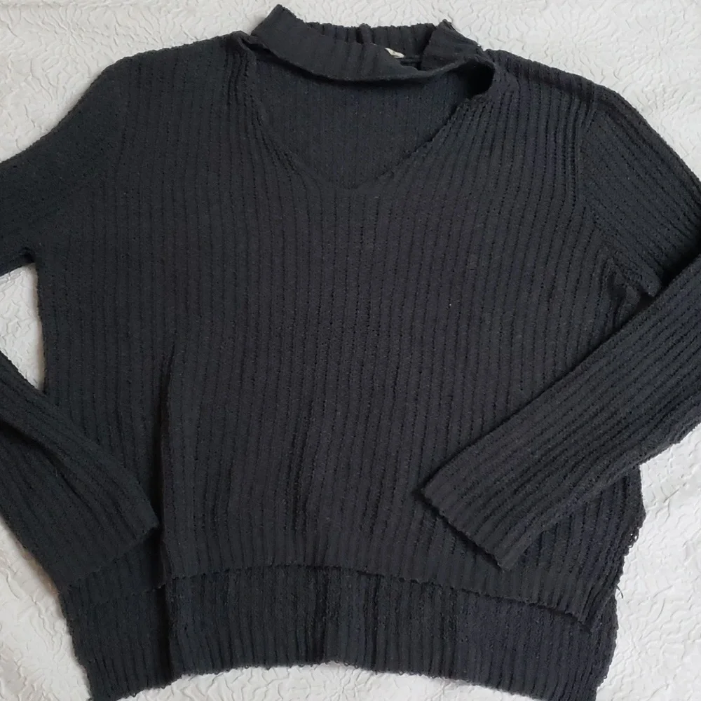 Hippie laundry Charcoal cropped lightweight ripped Sweater, Size L